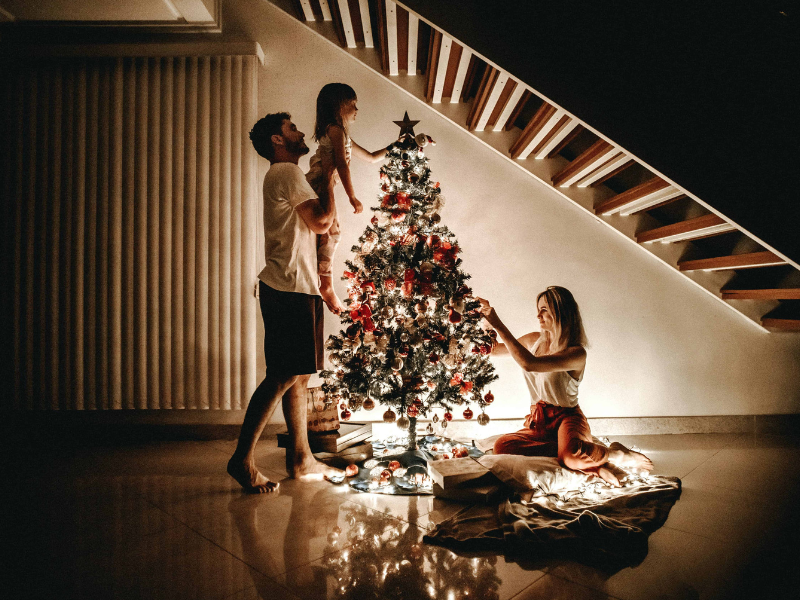 10 WAYS TO COPE WITH STRESS DURING THE HOLIDAYS